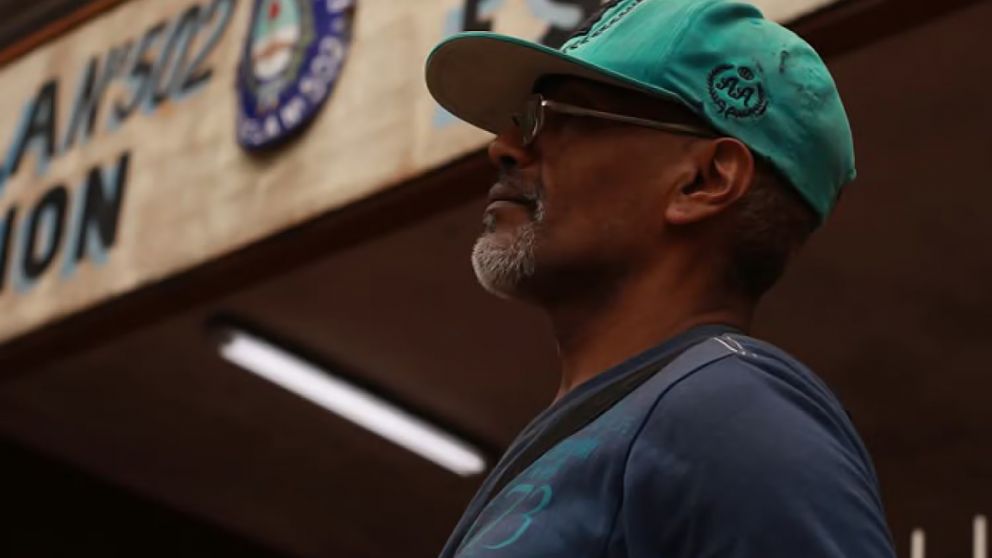 Mike Dee tenía 58 años.