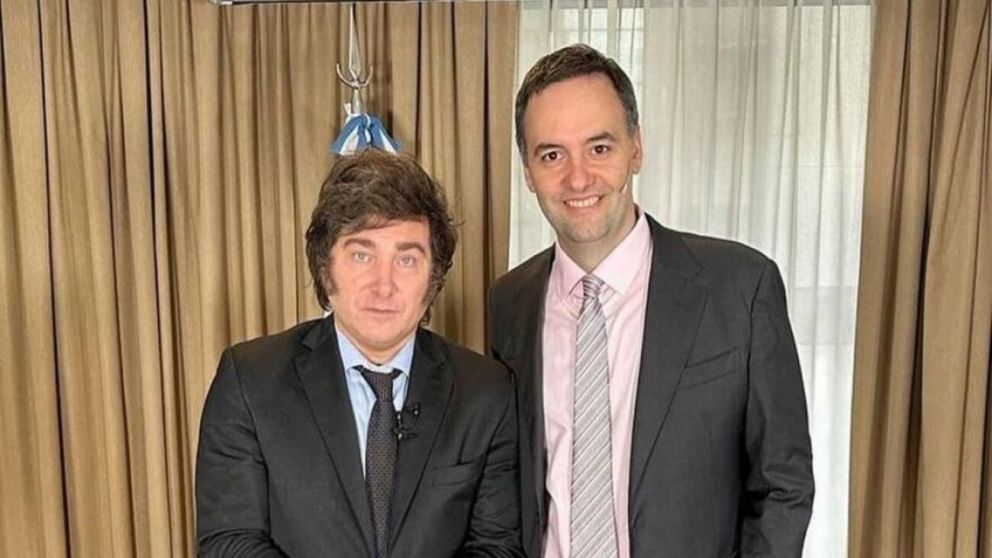 Javier Milei, Manuel Adorni y una sociedad pol�tica con un futuro amenazado.