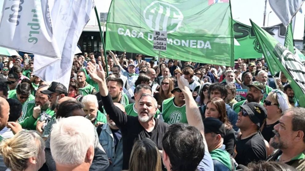 ATE exige créditos con las mismas tasas y plazos otorgados a dirigentes de La Libertad Avanza.