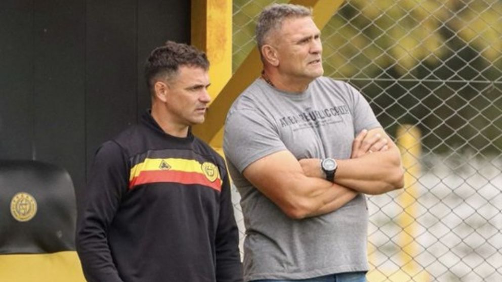 El hist�rico DT de nuestro Ascenso no tuvo buenos resultados en Flandria y fue despedido. 