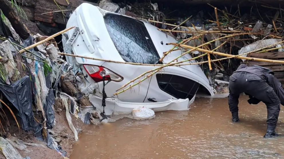 Fueron a un casamiento, los agarr� un temporal en Tucum�n y murieron abrazados