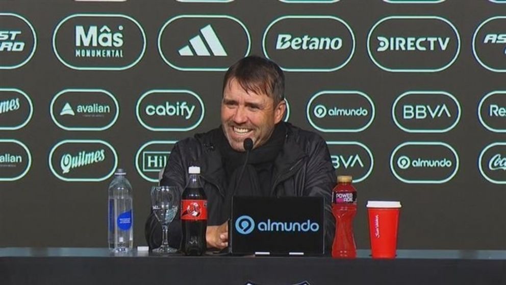 Chacho se mostró cauto por el presente de River e instó al plantel a "seguir mejorando".