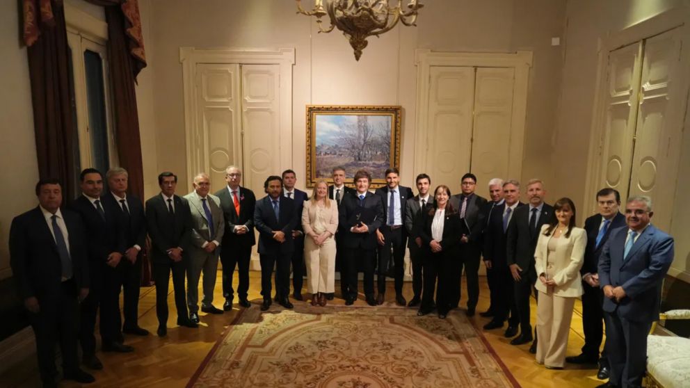 El Gobierno otorgó los anticipos de coparticipación por hasta $400.000 millones a doce provincias.