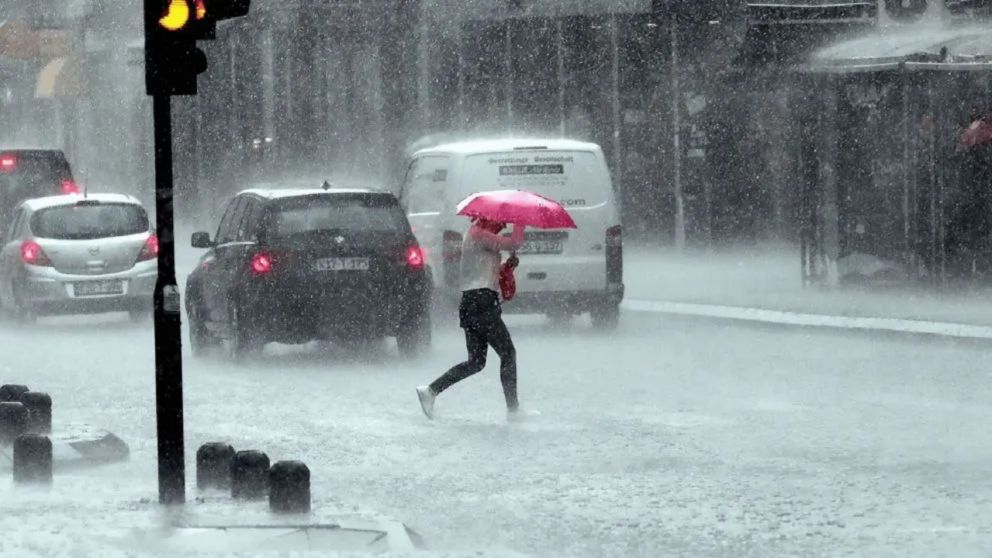 El SMN emitió una alerta naranja y amarilla por tormentas y lluvias en 12 provincias (Imagen ilustrativa).