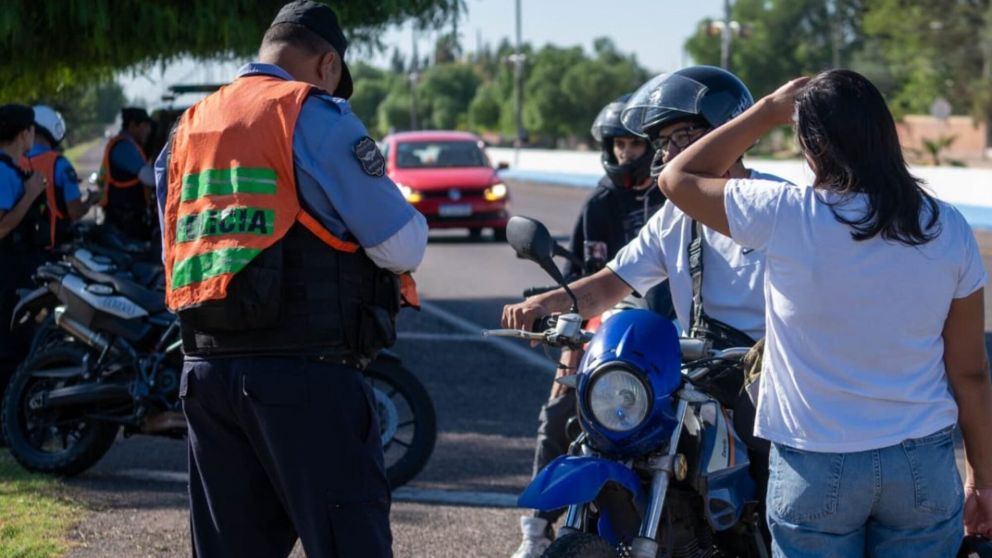 Más de mil infracciones y decenas de vehículos retenidos en controles viales en Mendoza
