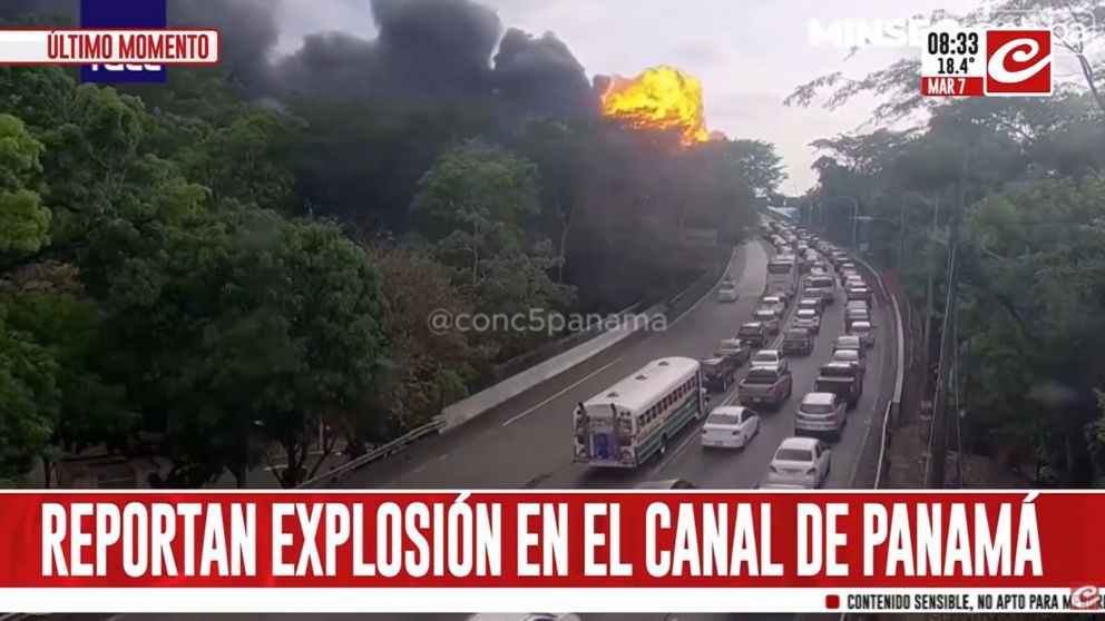 Un incendio seguido de explosiones causó conmoción en un puente estratégico sobre el Canal de Panamá.