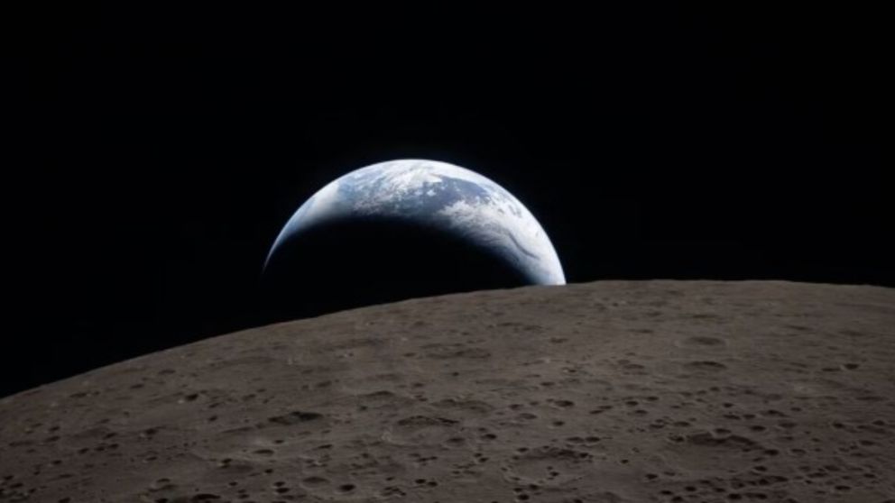 La entidad espacial estadounidense mostró las primeras fotos de la cara oscura de la Luna (NASA).