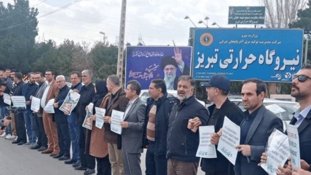 Irán moviliza a miles de personas para crear cadenas humanas y frenar posibles ataques de Estados Unidos