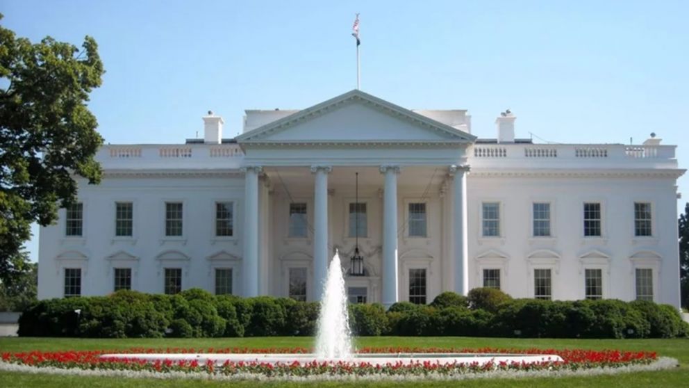 La Casa Blanca desmintió hoy que el gobierno de los Estados Unidos evalúe utilizar armas nucleares contra Irán.
