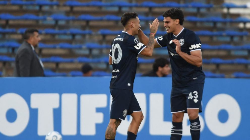 Independiente Rivadavia consigui� una tremenda marca en su debut absoluto en la Copa Libertadores