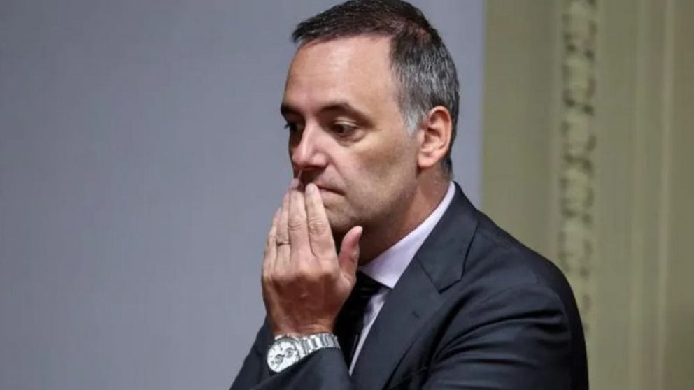 Manuel Adorni sigue en el ojo de la tormenta.