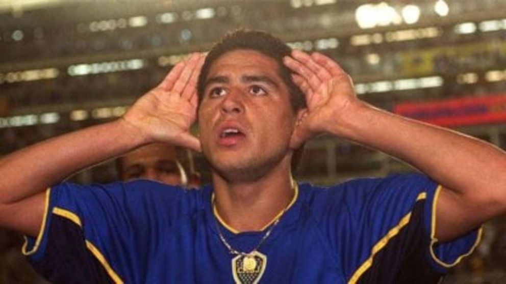 Riquelme y un festejo que quedó marcado a fuego.