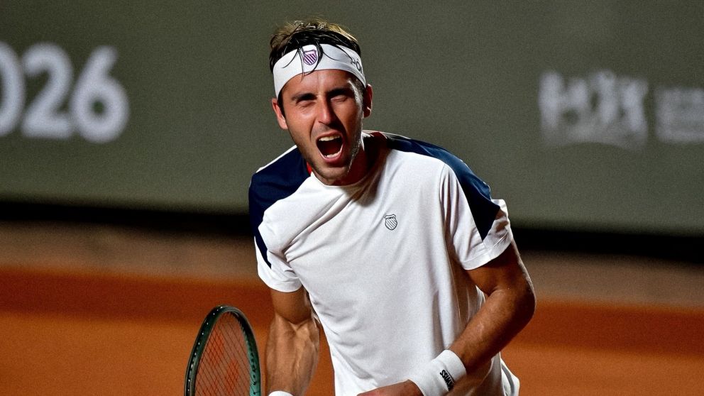 Tomás Etcheverry sigue a paso firme en el Masters 1000 de Montecarlo.