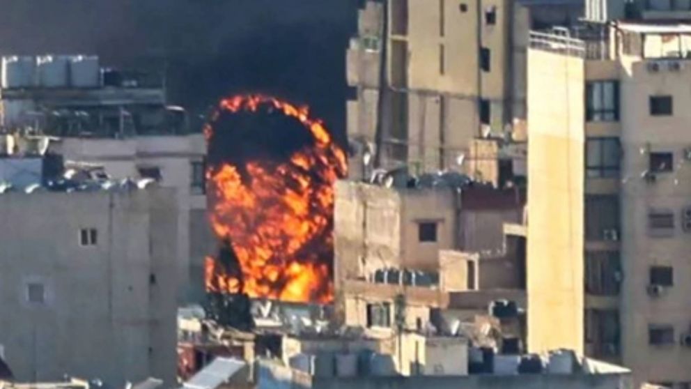 Israel lanz� una ofensiva masiva sobre el L�bano tras bombardear 100 objetivos en 10 minutos.