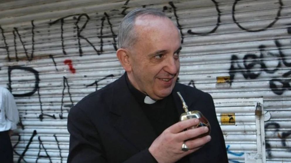 A un a�o de su muerte, el Vaticano lanza un documental sobre la vida de Jorge Bergoglio antes del papado.