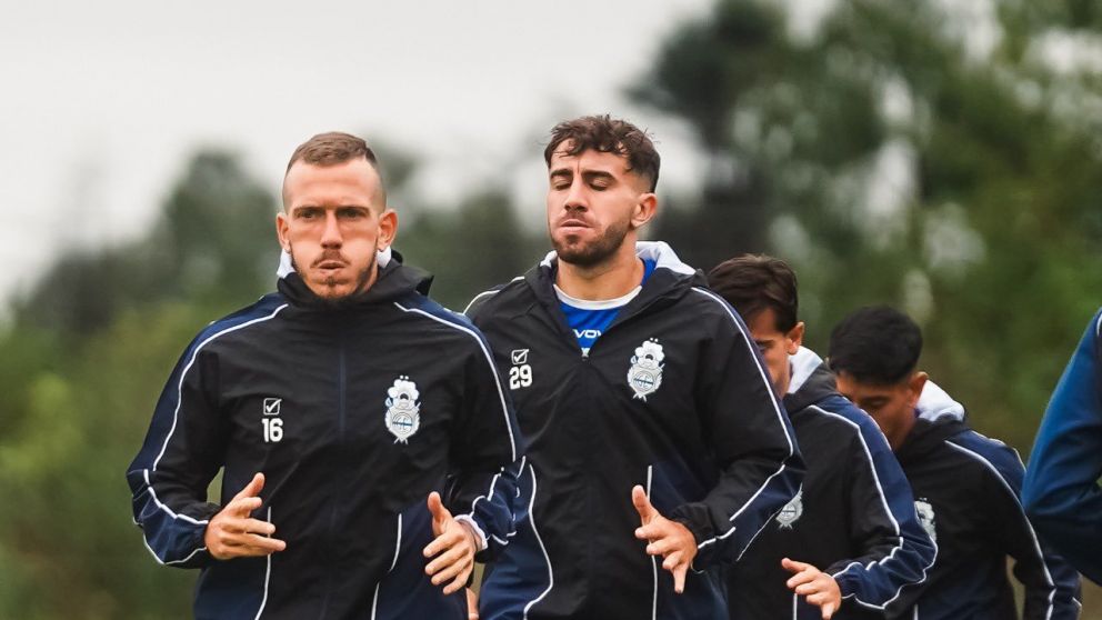 El plantel de Gimnasia y Esgrima se entrenó con vistas al partido de la Copa Argentina ante Camioneros.