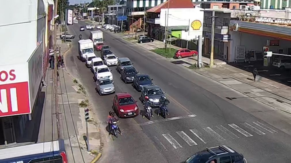 Persecución de película en Quilmes Oeste: moto sin patente, choque y dos detenidos