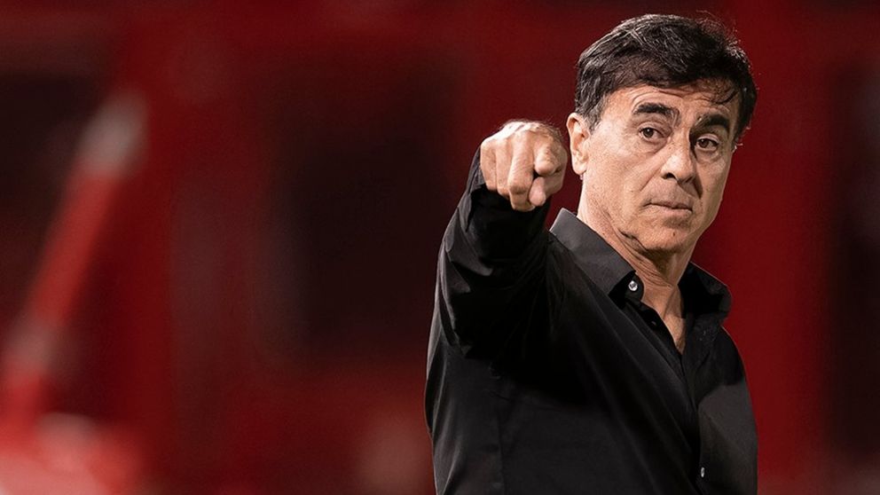 Gustavo Quinteros y las dudas en el probable once de Independiente para visitar a Boca por el Torneo Apertura