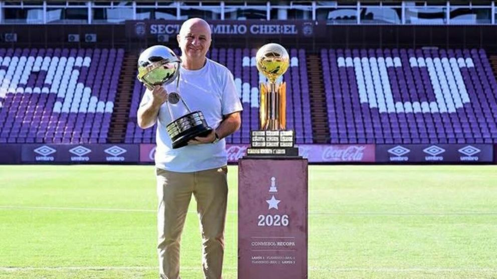 Nicolás Russo, el presidente de Lanús, último ganador de la Copa Sudamericana y la Recopa,