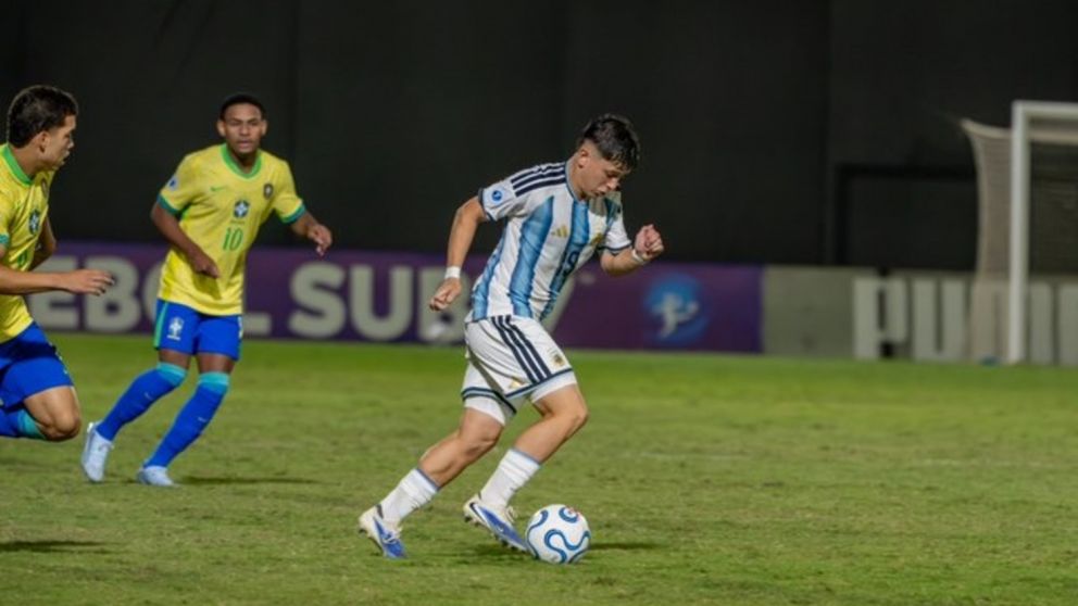 Impotente, el equipo de Diego Placente no puede quebrar a Brasil y as� pierde el liderazgo de su grupo. 