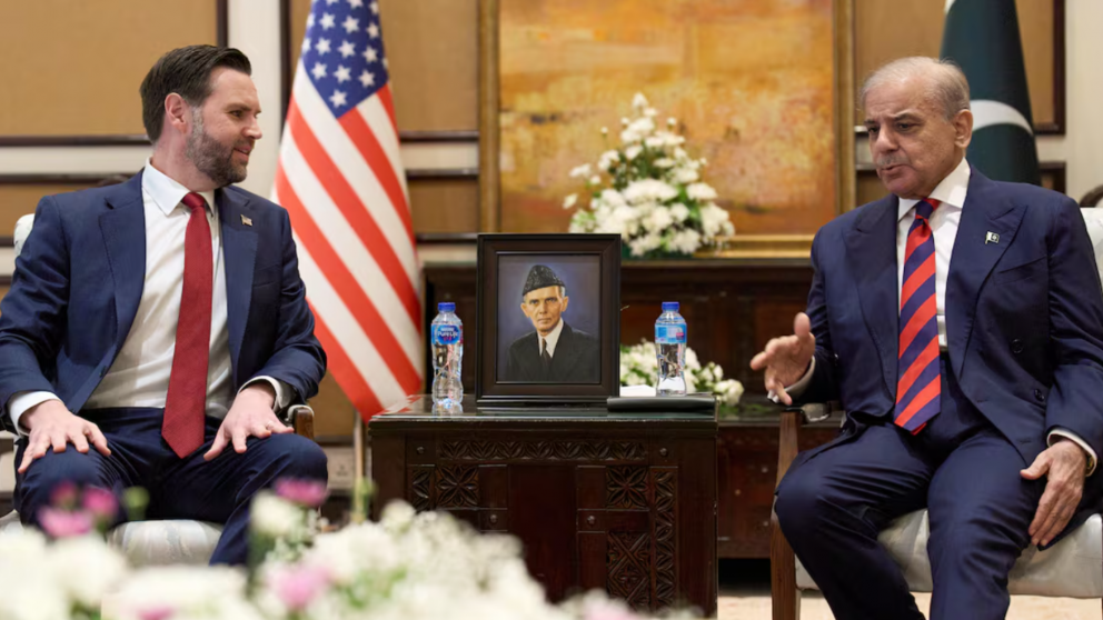 Estados Unidos e Irán tuvieron las primeras dos reuniones en busca de un acuerdo de paz: siguen las charlas este domingo