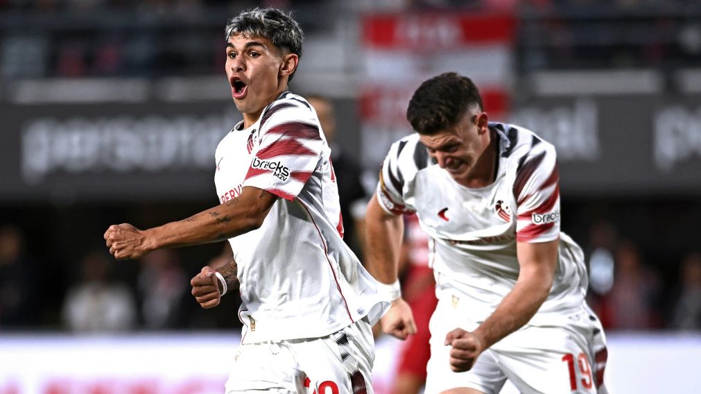 Estudiantes de La Plata se lo dio vuelta sobre la hora a Unión de Santa Fe y subió a lo más alto en la Zona A del Torneo Apertura