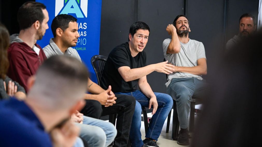 Nardini participó de una jornada con jóvenes profesionales que se especializan en liderazgo político