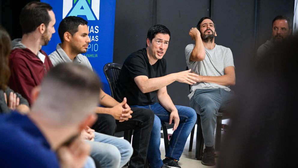 Nardini participó de una jornada con jóvenes profesionales que se especializan en liderazgo político