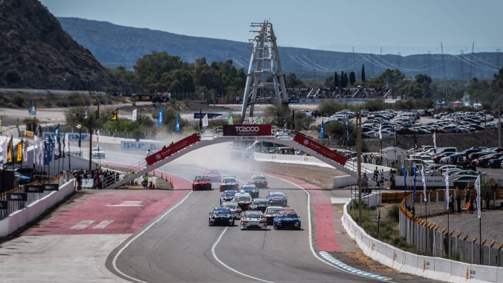 M�s de 40 mil personas vibraron en El Zonda: un fin de semana hist�rico de automovilismo, pasi�n y tradici�n.