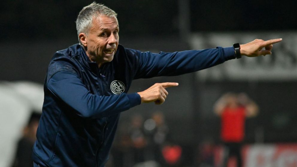 El entrenador del Ciclón realizó una práctica este viernes que empezó a definir el equipo.