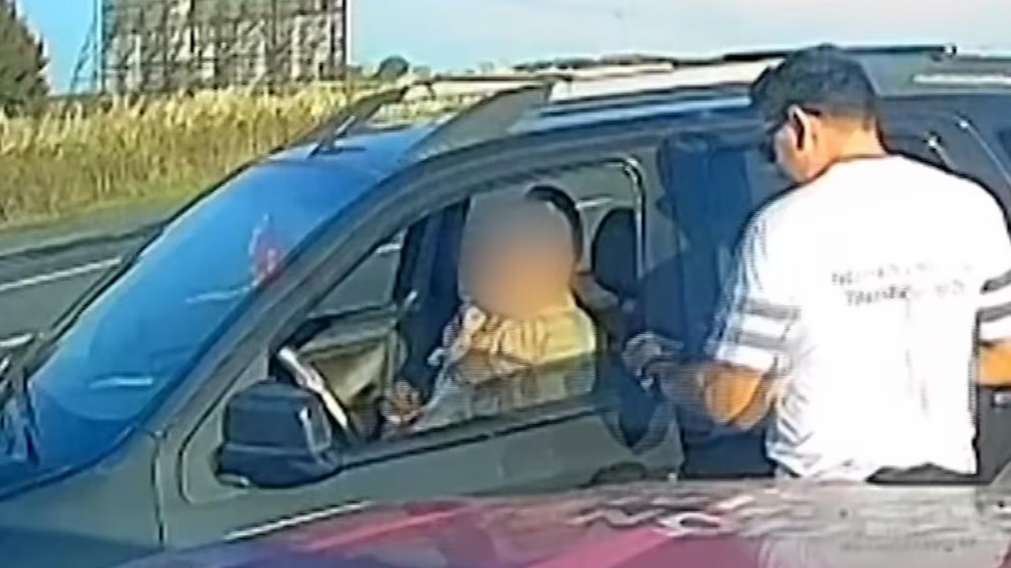 Manejaba en contramano y sin luces en la Ruta 74.