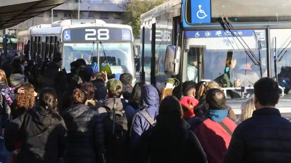 Encuentro clave entre las cámaras del transporte y el Gobierno en medio del conflicto por la reducción de servicios y el aumento de costos (Archivo).