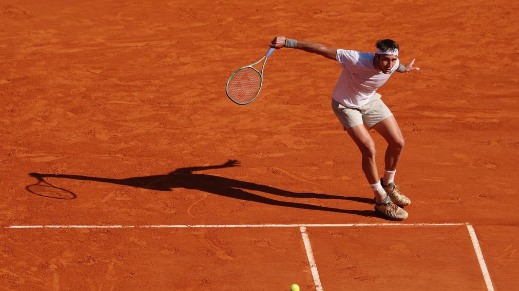 Tomás Etcheverry avanza en el Barcelona Open.