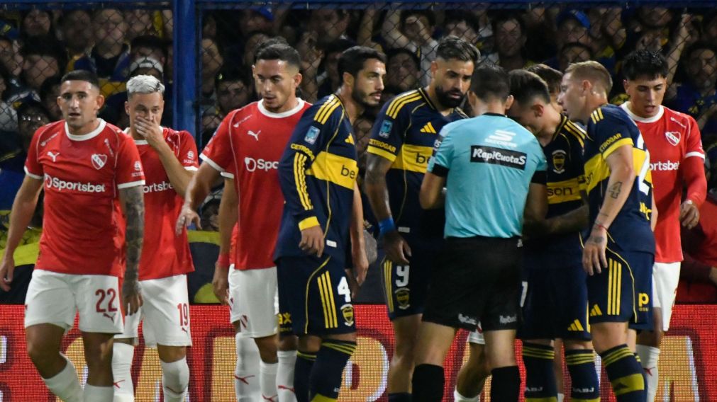 Andrés Merlos volvió a ser protagonista por un escandaloso arbitraje en el penal que le dieron a Boca ante Independiente.