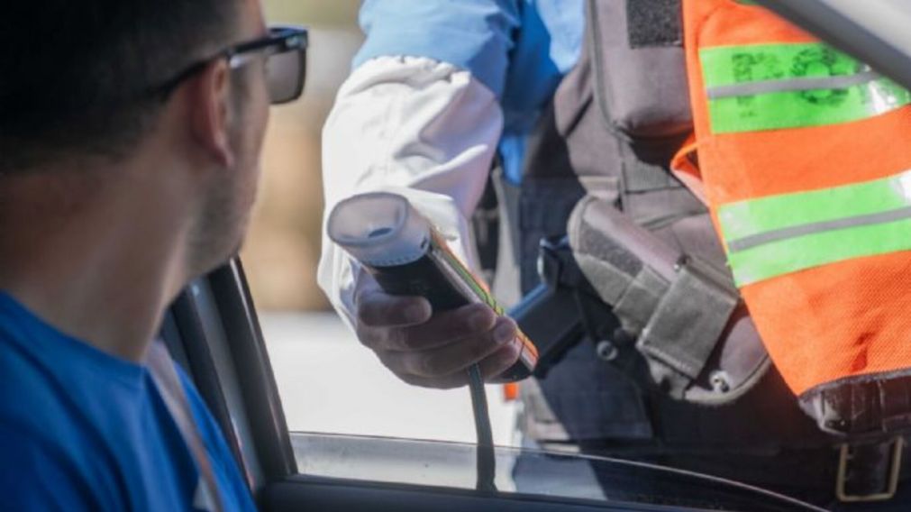 Policía chocó mientras manejaba alcoholizado en Mendoza