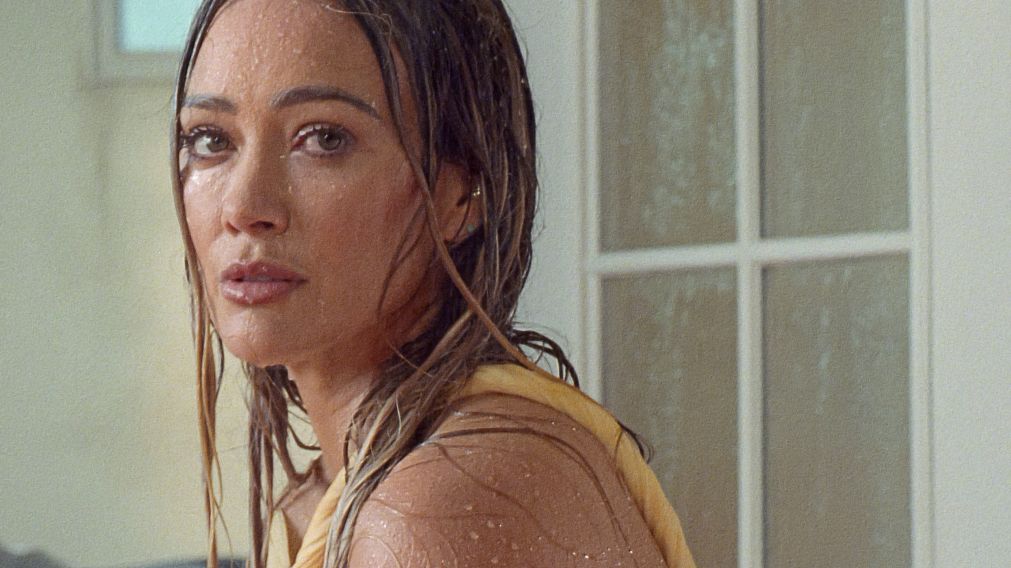 Hilary Duff revive un clásico y presenta "Come Clean (Mine)" en una nueva etapa musical