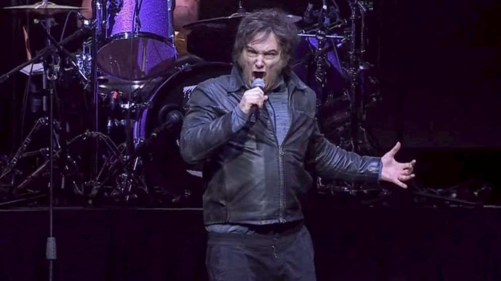 Se amplía la denuncia contra Javier Milei por el financiamiento de su acto en el miniestadio de Villa Crespo.