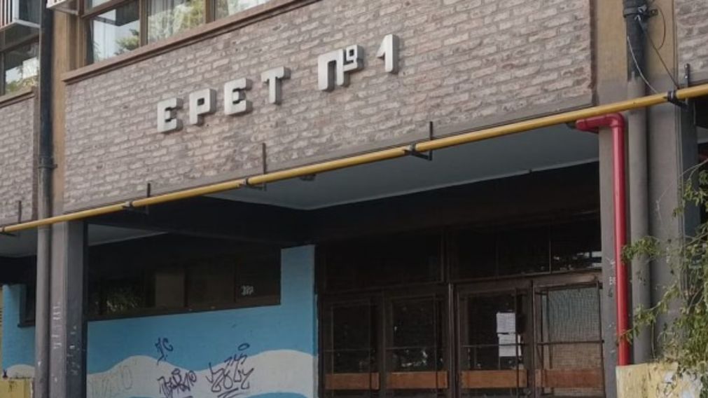 La amenaza tuvo lugar en un baño del colegio EPET N°1 de la ciudad neuquina de Cutral Co (imagen ilustrativa).