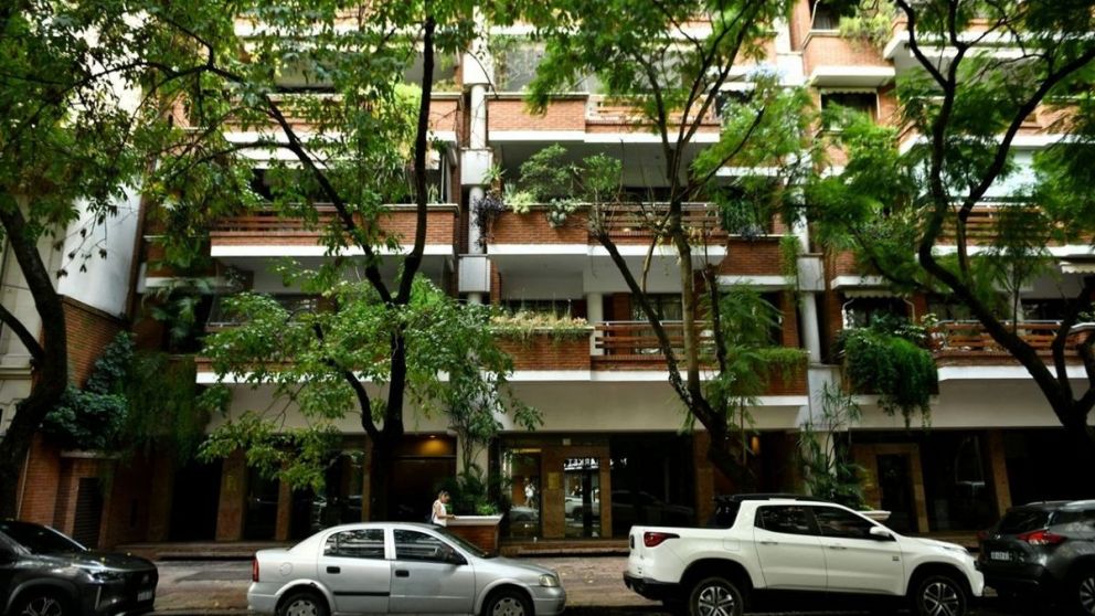 Manuel Adorni gastó $14 millones en muebles: pagos en efectivo y sin factura en su departamento de Caballito