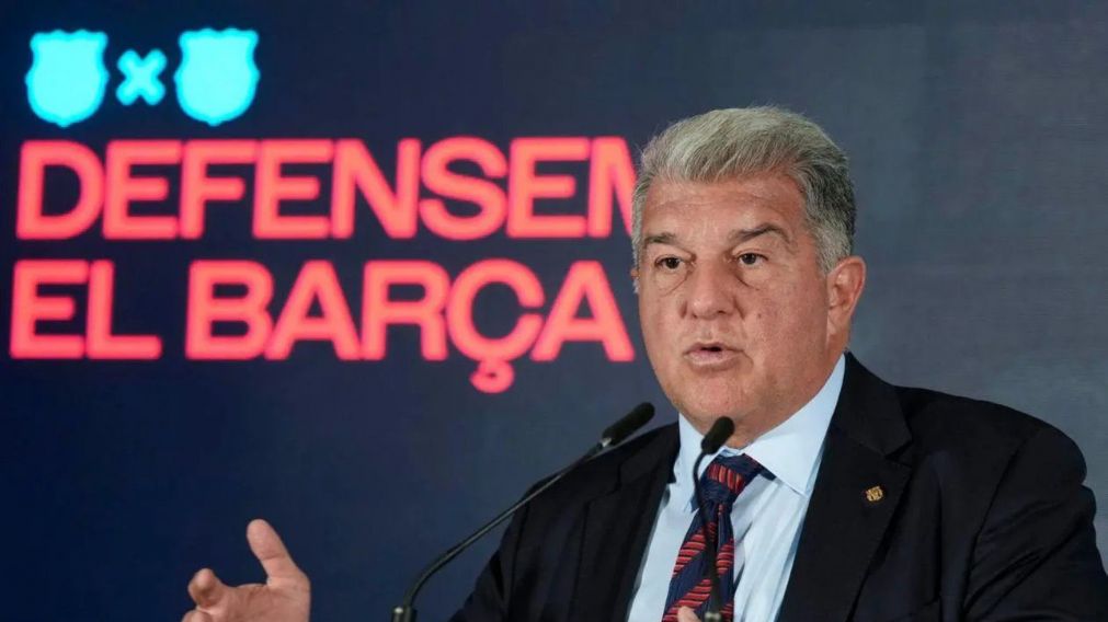 Joan Laporta expresó su enojo por el arbitraje tras la eliminación de Barcelona de la Champions League.