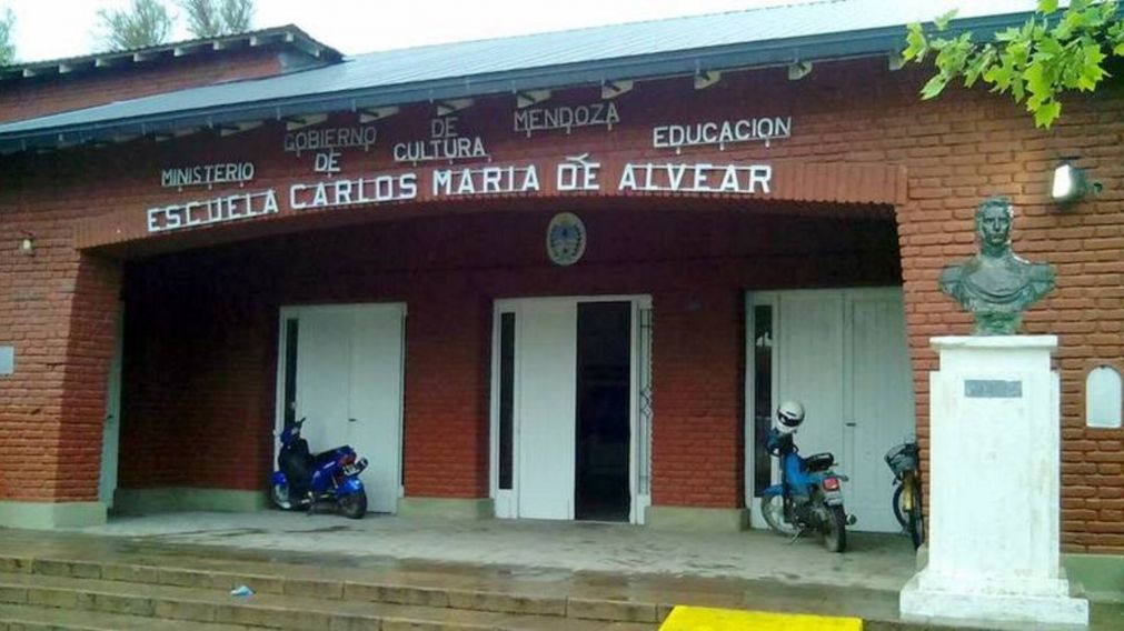 Celador fue imputado por abuso sexual contra una alumna menor de edad