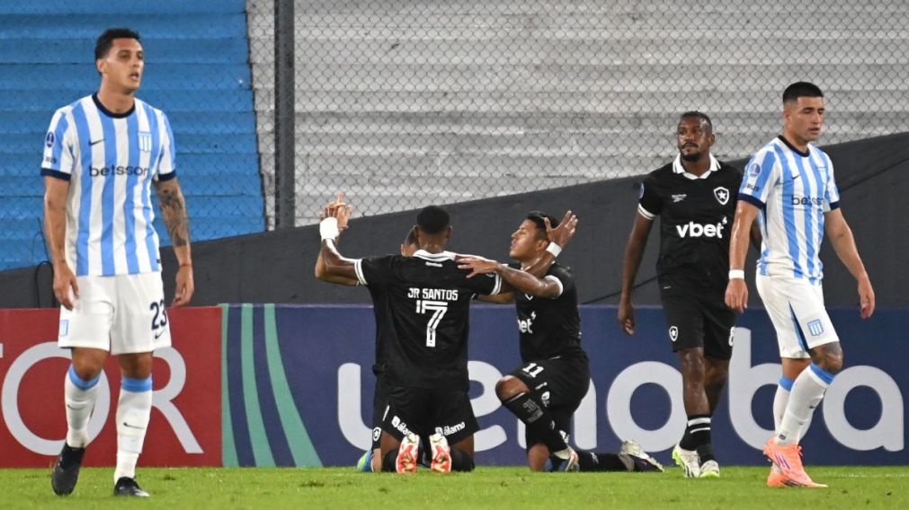 Racing sigue en caída libre: Botafogo le ganó en la agonía y lo hundió más