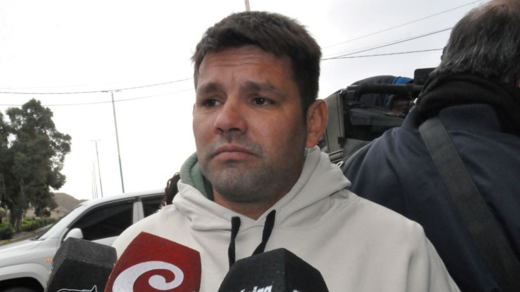 El dolor que invade a Luis López, padre del pequeño Ángel. (Fotos: José Guerreiro/ Diario Crónica de Comodoro)