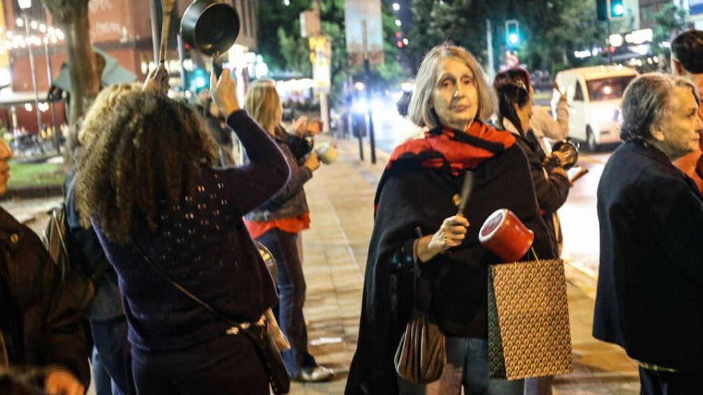 Fuerte cacerolazo en Chile contra el presidente José Antonio Kast.