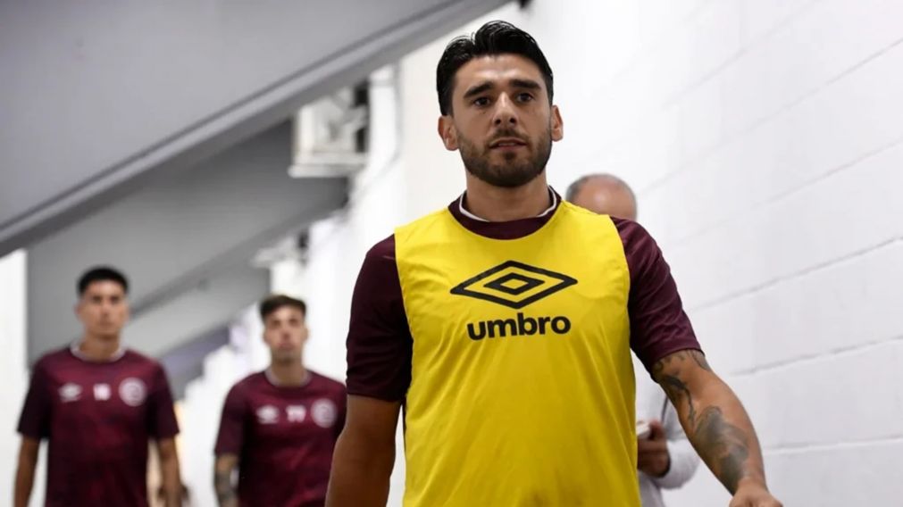 Toto Salvio liquidó a la AFA por la prohibición de pararse arriba de la pelota: "Un día de estos...