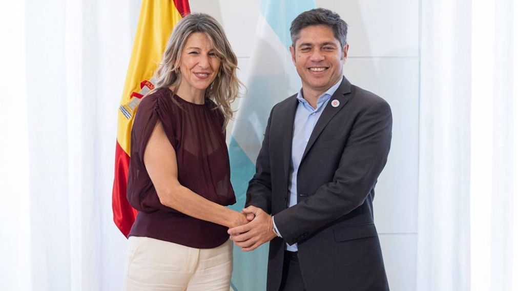 Axel Kicillof se reunió en Madrid con la vicepresidenta de España, Yolanda Díaz y buscó inversiones ante empresarios.
