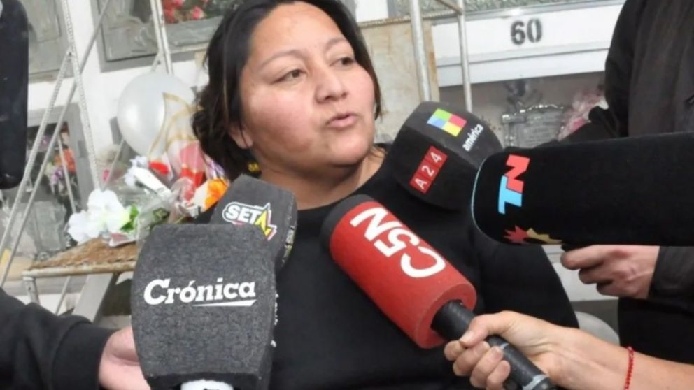 Lorena Andrade mostró su disconformismo con el juez y la psicóloga que dieron la tenencia del niño a la madre (Redes).