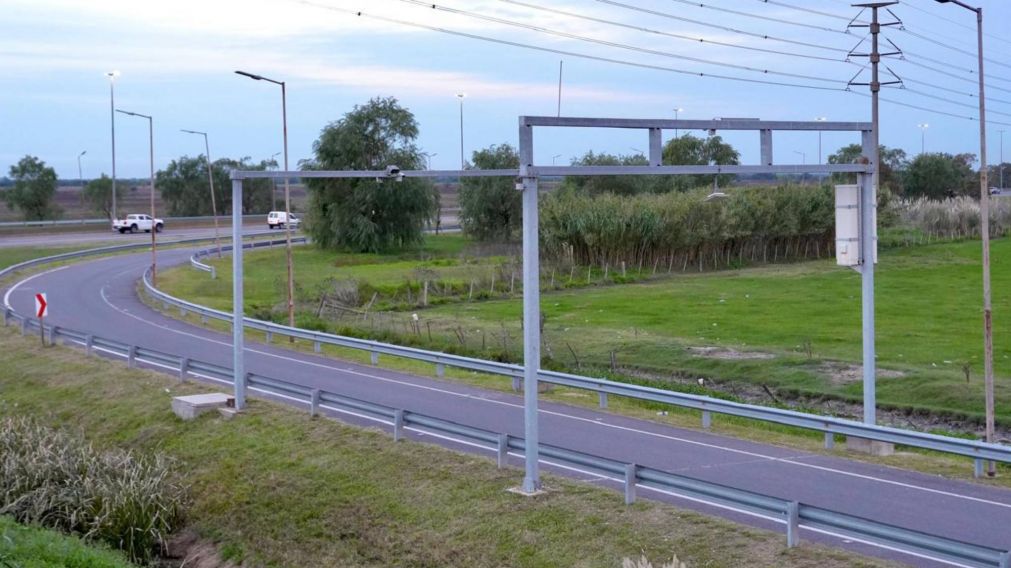 Instalan peajes sin barreras en rutas clave hacia la Costa Atlántica.