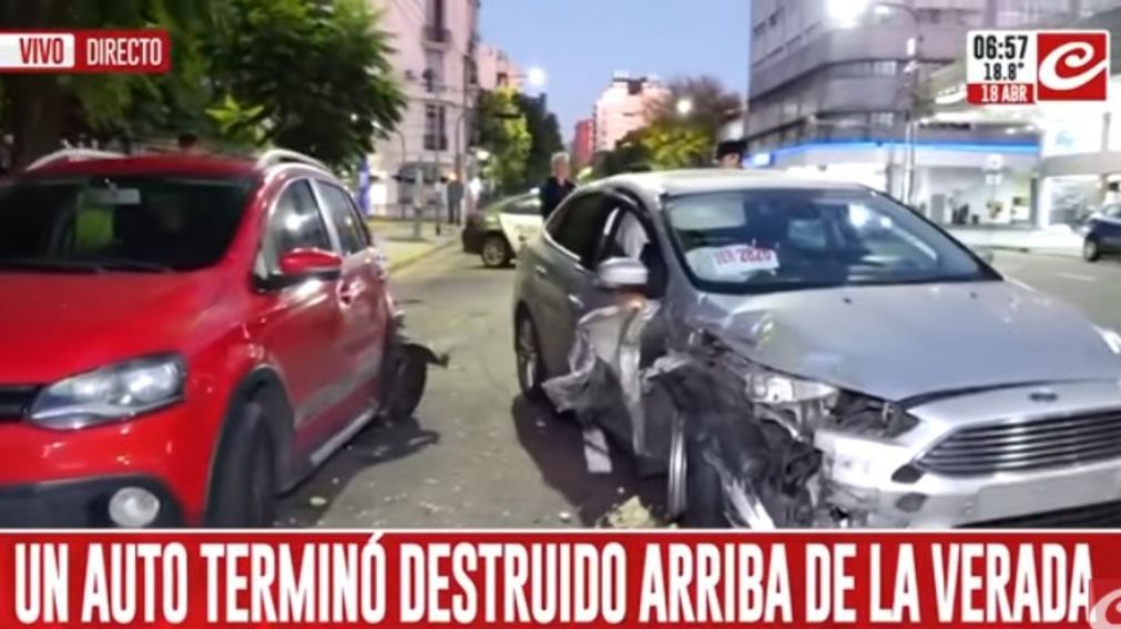 Los peritos investigan las causales del accidente en el barrio de Monserrat (Captura de TV).