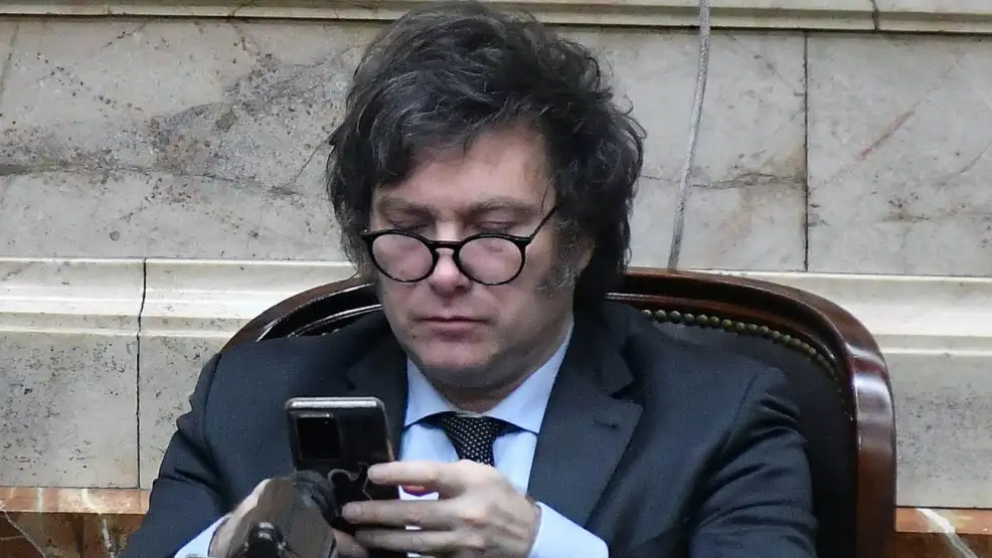 Javier Milei reposte� a varios usuarios en X con mensajes sobre salarios y econom�a.